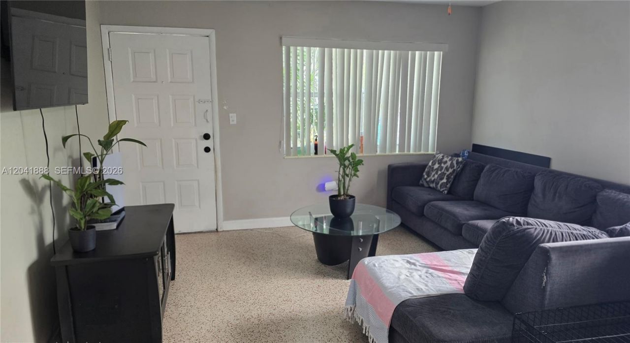 241 NW 32nd St, Miami, FL 33127 Photo