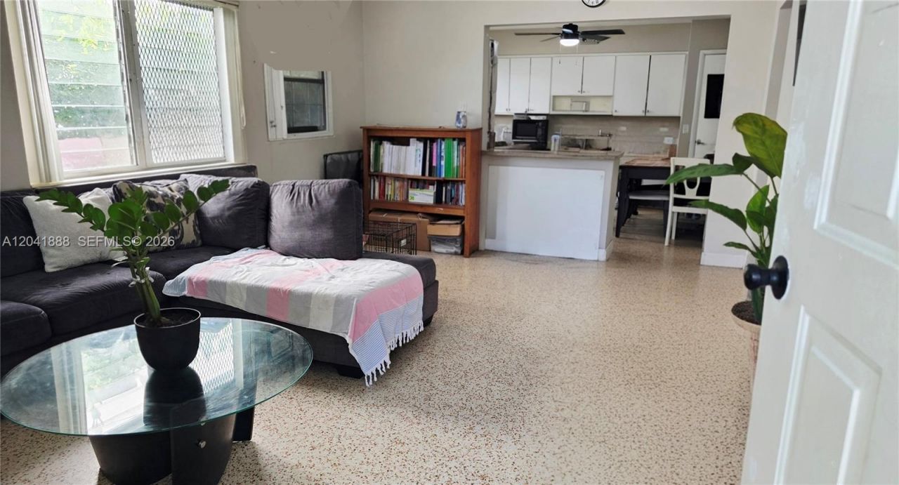 241 NW 32nd St, Miami, FL 33127 Photo