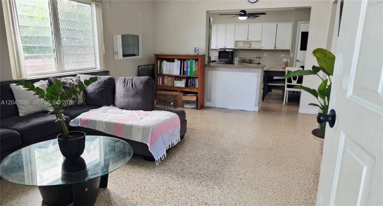 241 NW 32nd St, Miami, FL 33127 Photo