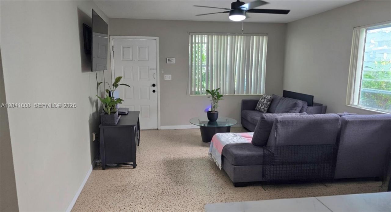 241 NW 32nd St, Miami, FL 33127 Photo