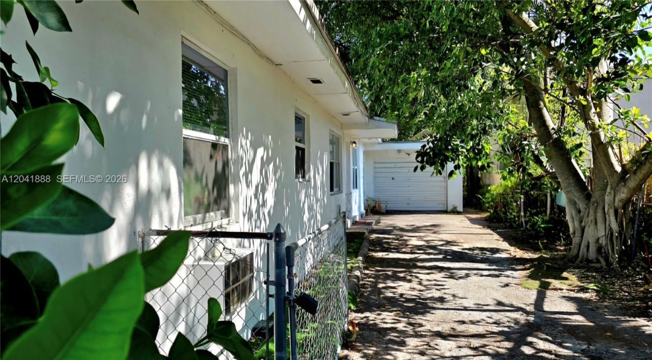 241 NW 32nd St, Miami, FL 33127 Photo