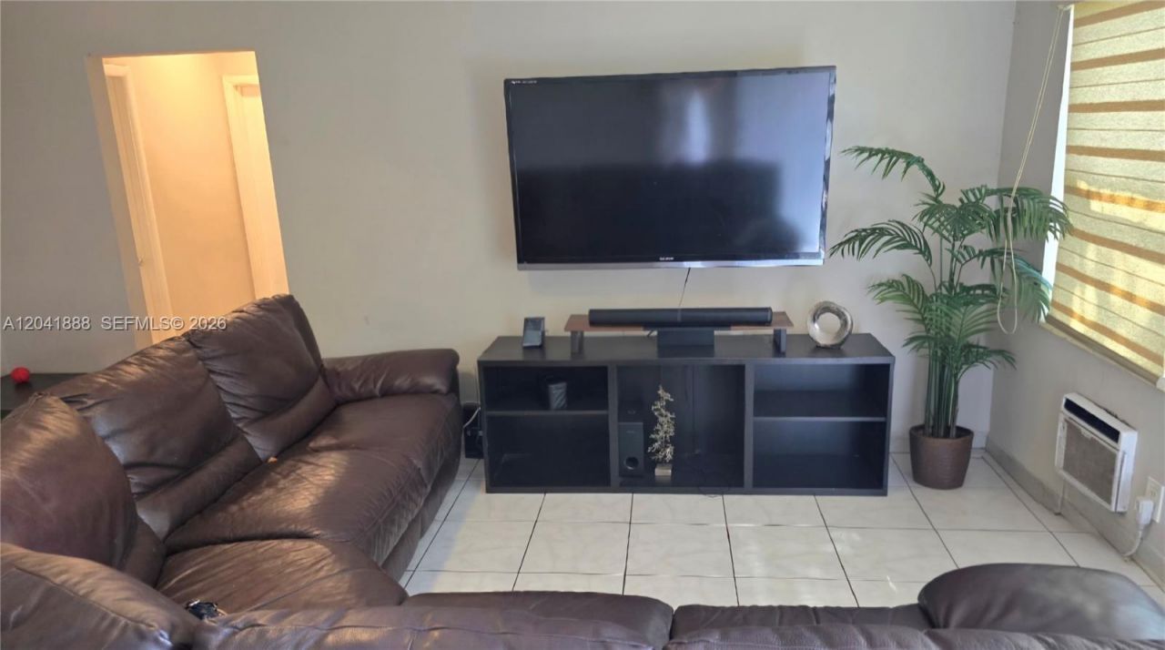 241 NW 32nd St, Miami, FL 33127 Photo