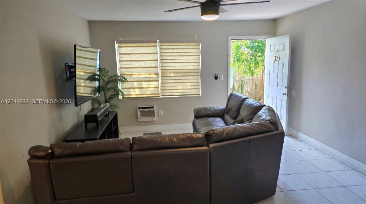 241 NW 32nd St, Miami, FL 33127 Photo