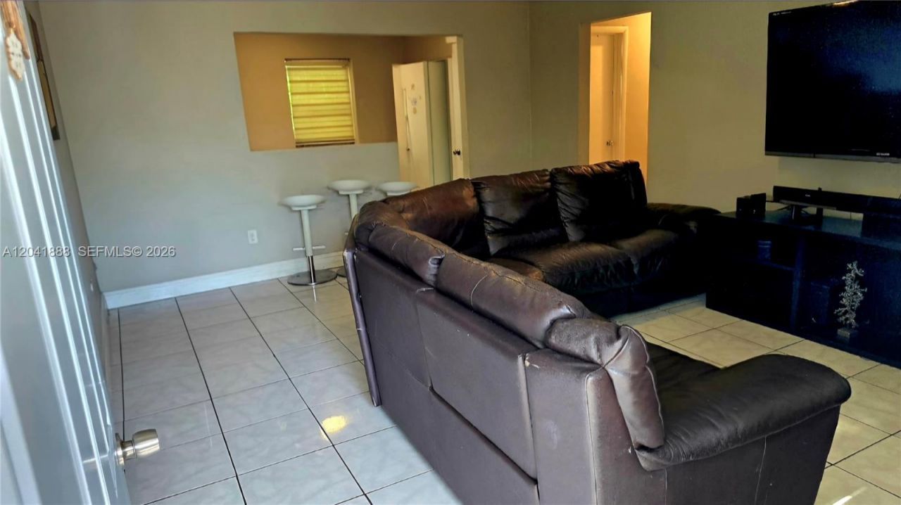 241 NW 32nd St, Miami, FL 33127 Photo
