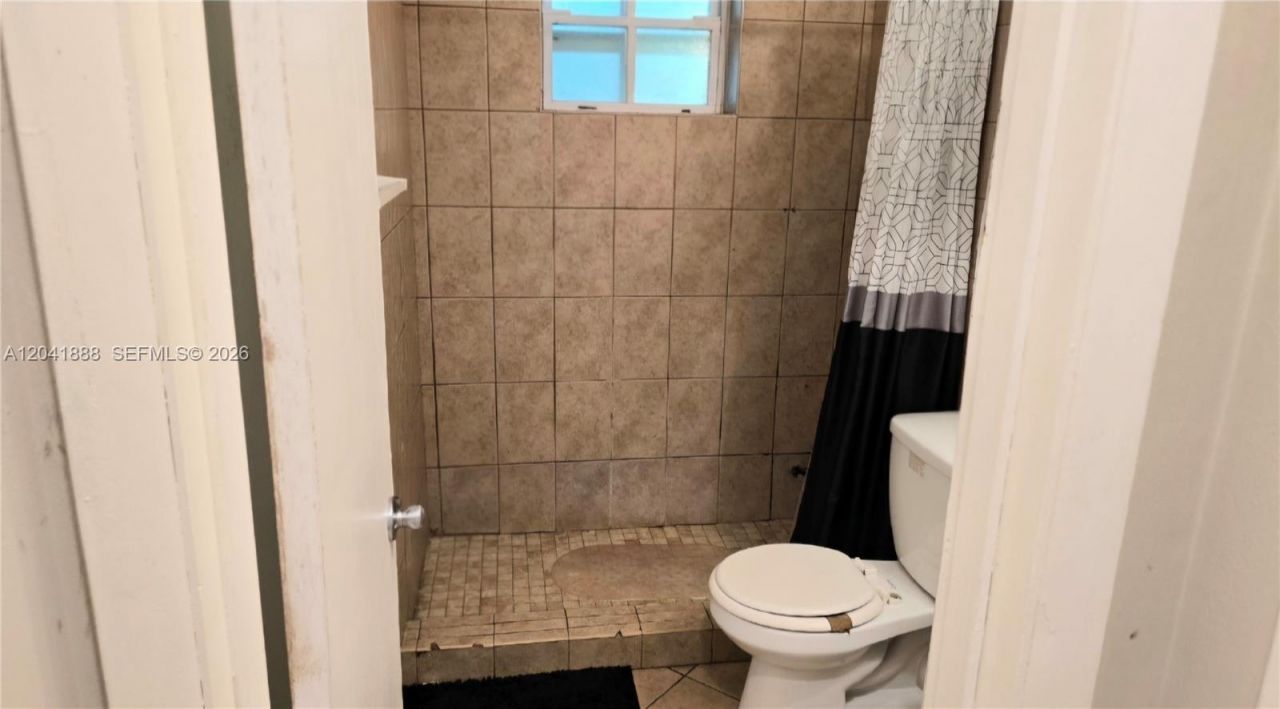 241 NW 32nd St, Miami, FL 33127 Photo