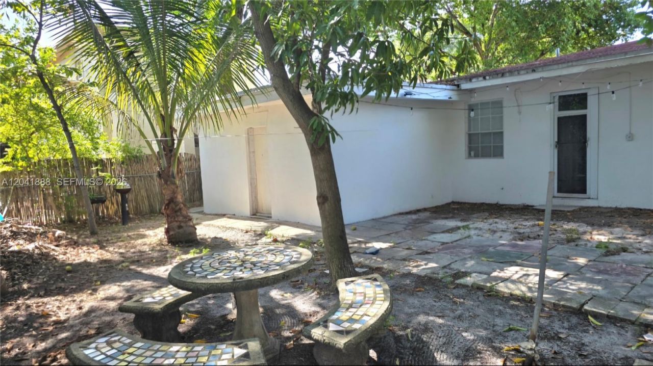 241 NW 32nd St, Miami, FL 33127 Photo