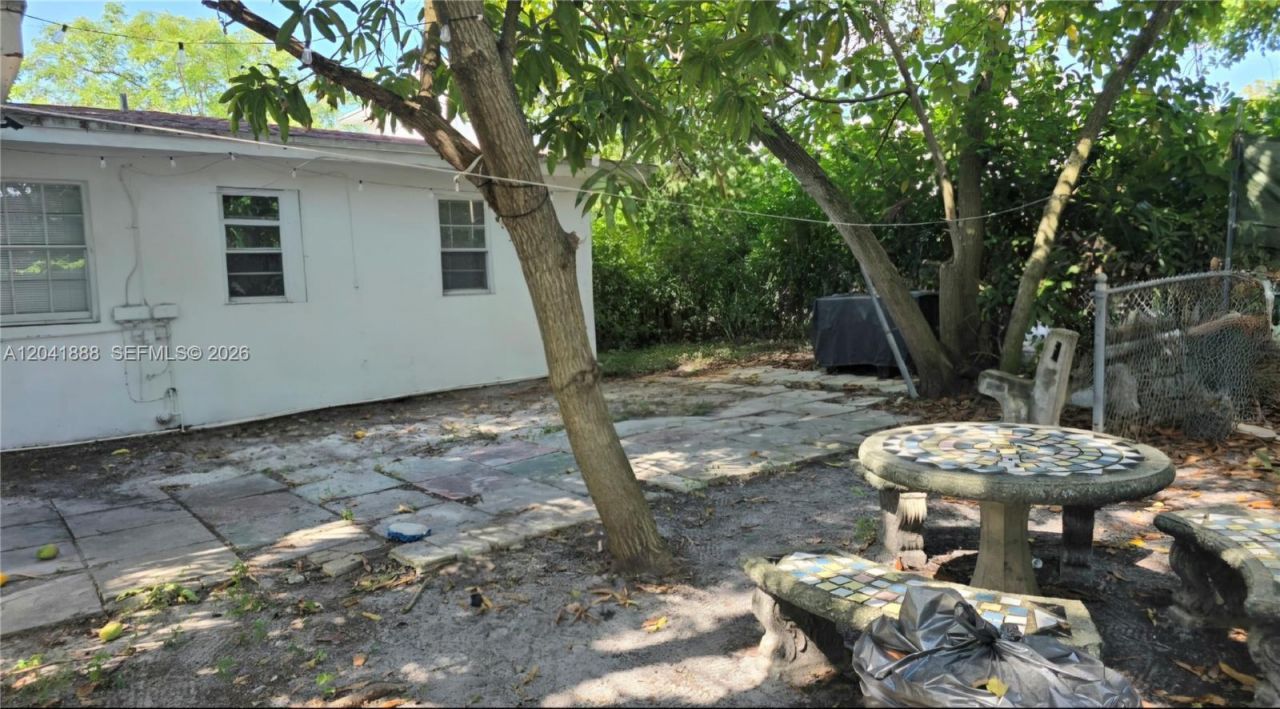 241 NW 32nd St, Miami, FL 33127 Photo