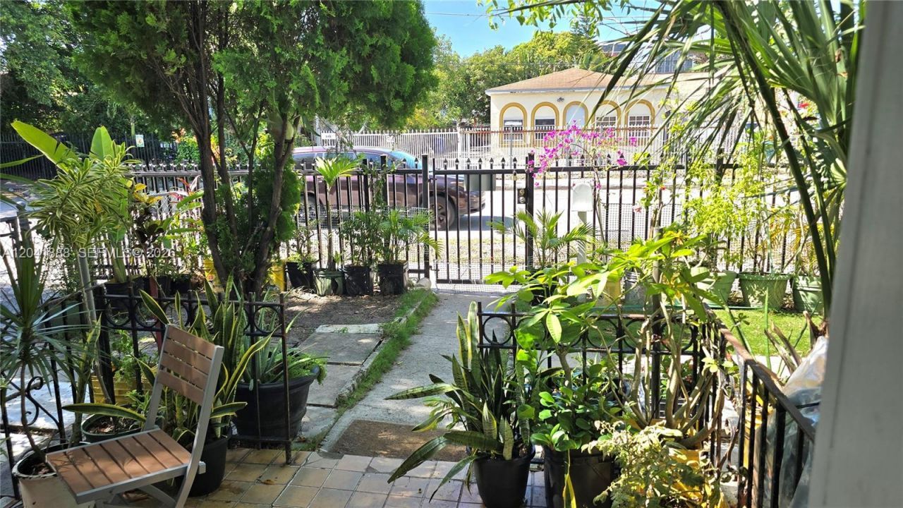 241 NW 32nd St, Miami, FL 33127 Photo