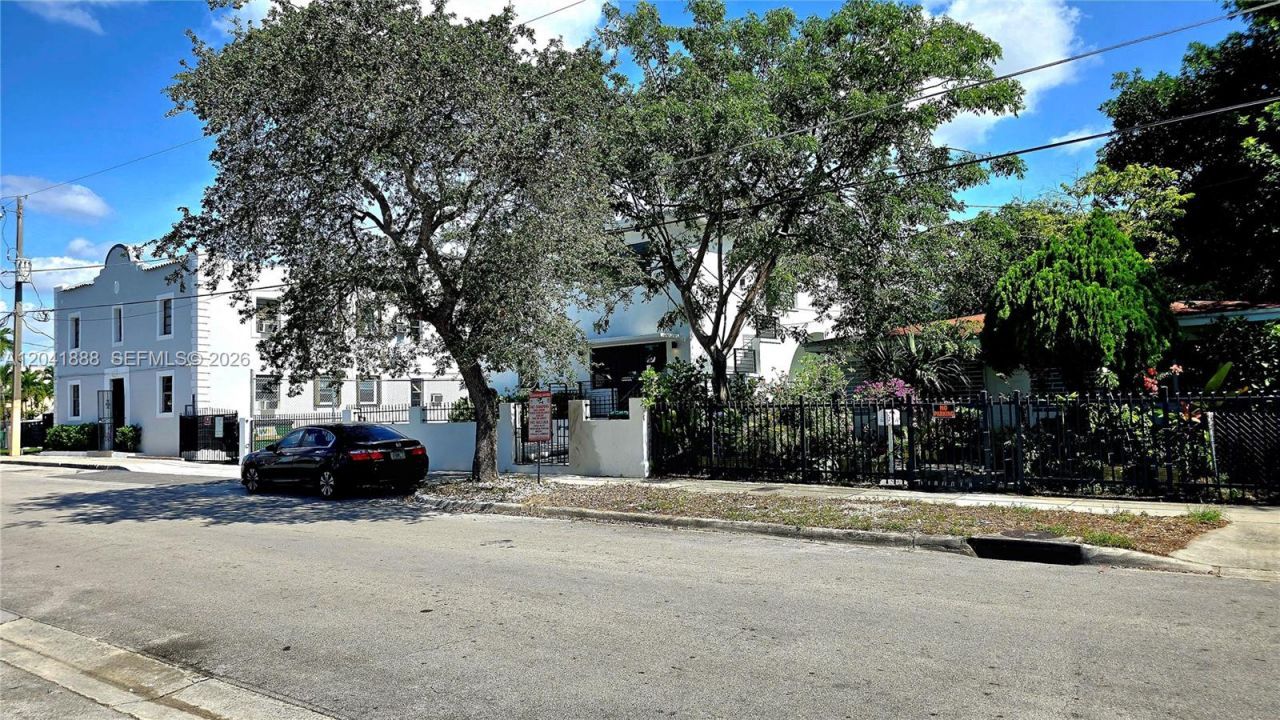 241 NW 32nd St, Miami, FL 33127 Photo