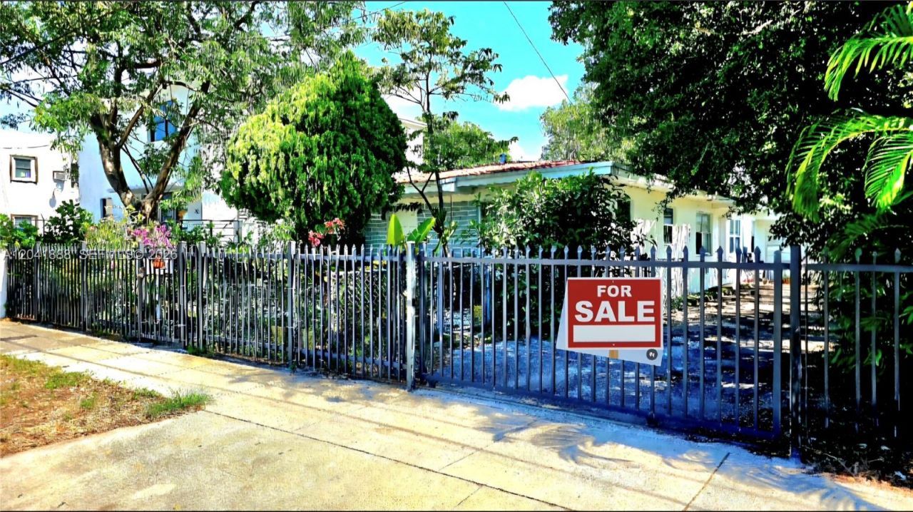 241 NW 32nd St, Miami, FL 33127 Photo