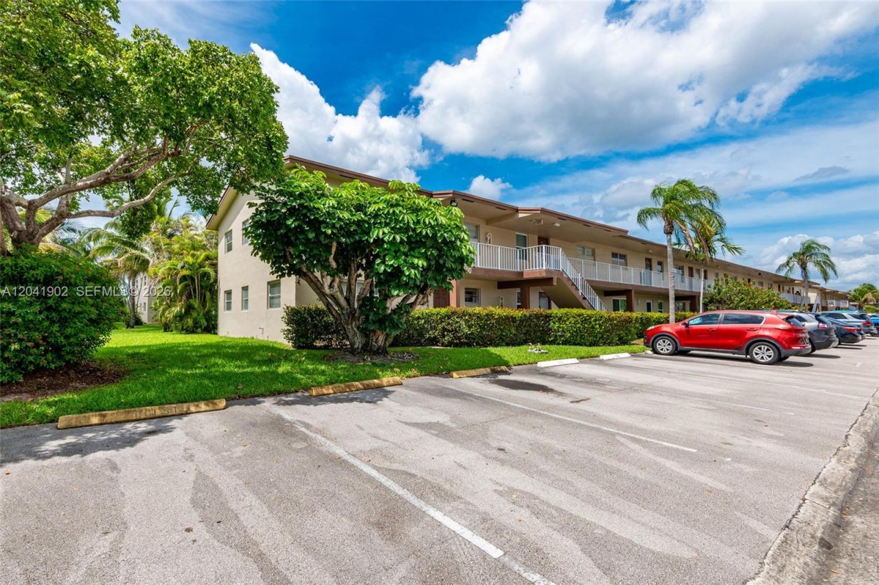 7200 NW 4th Pl , Unit 101, Margate, FL 33063 Photo
