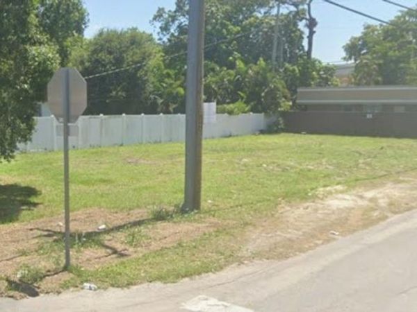 1518 NE 11th St , Fort Lauderdale, FL 33304