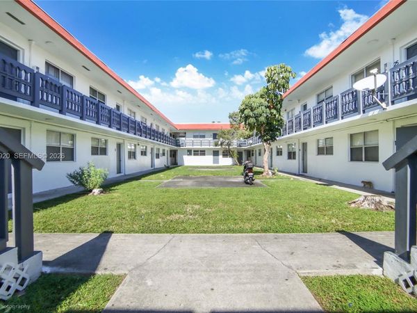 111 NW 152nd St , Unit 11, Miami, FL 33169