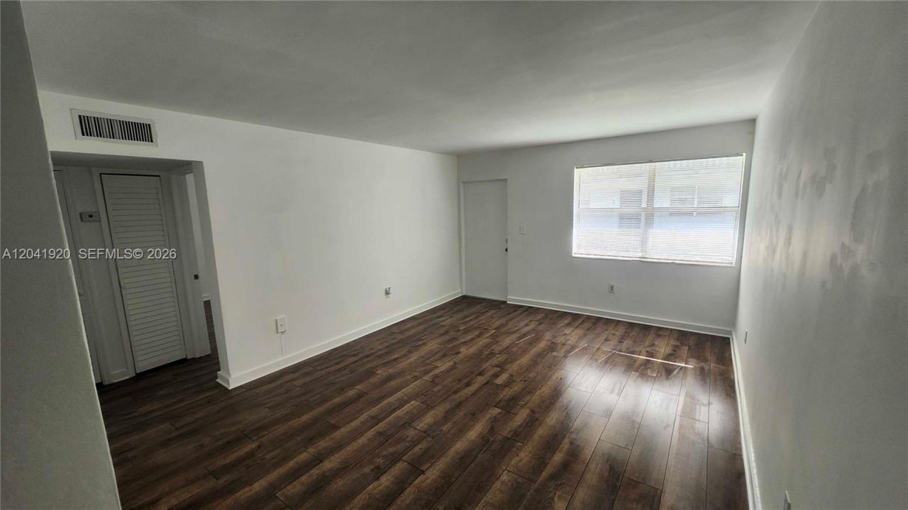 111 NW 152nd St , Unit 11, Miami, FL 33169 Photo