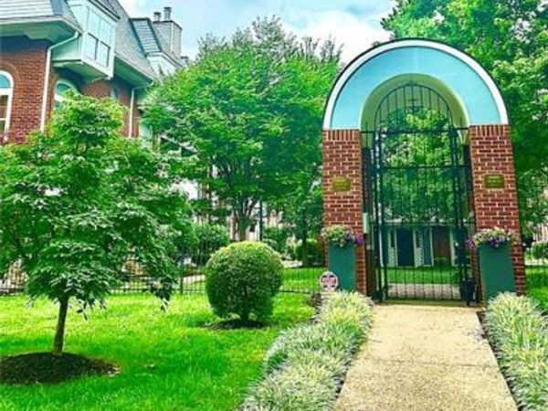 4235 W Pine Boulevard, Unit 21, St Louis, MO 63108