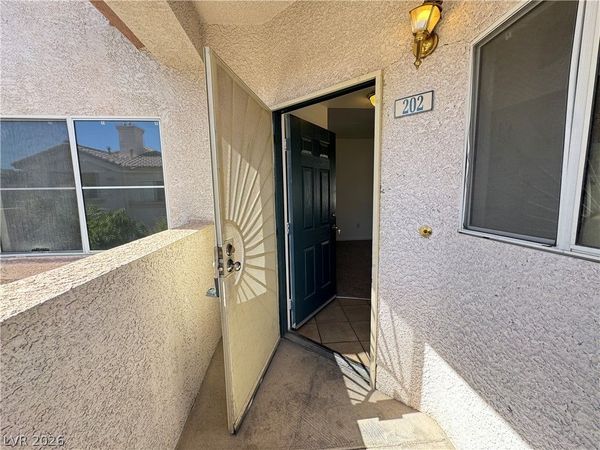 2120 CALVILLE Street , Unit 202, Las Vegas, NV 89128