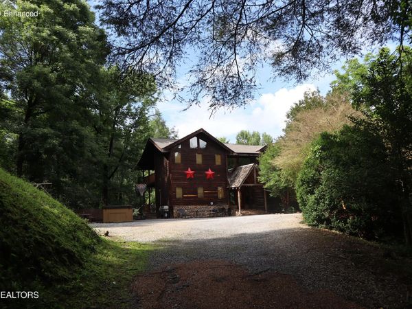 402 Laurel Ave, Gatlinburg, TN 37738