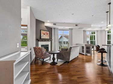 1256 County Road D E, Unit 101, Maplewood, MN 55109