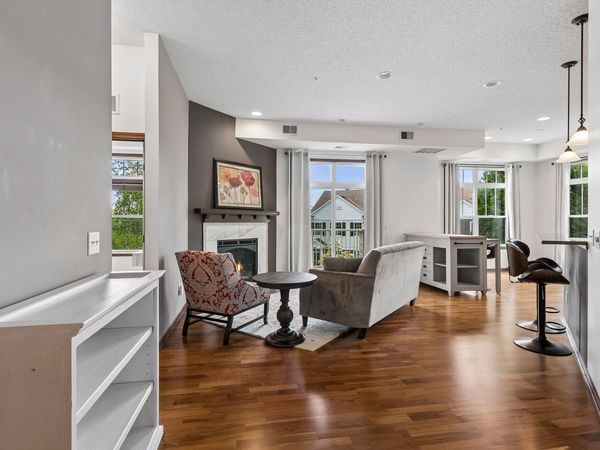1256 County Road D E, Unit 101, Maplewood, MN 55109
