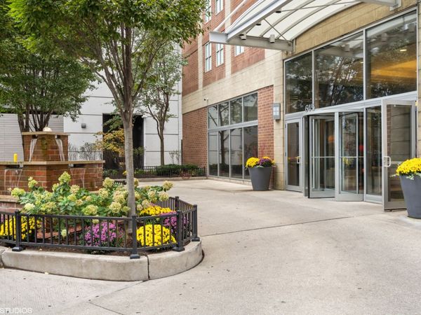 645 N KINGSBURY Street , Unit 1703, Chicago, IL 60654