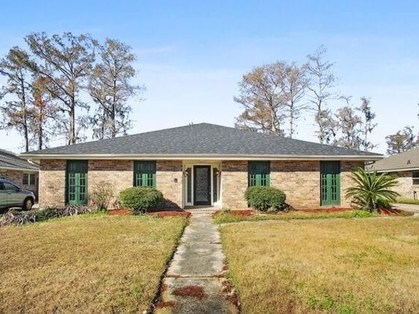 7 OAKLAND Drive, Destrehan, LA 70047