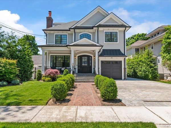 66 Liberty Avenue , Rockville Centre, NY 11570
