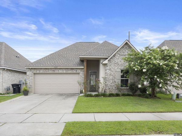 10025 Ole Millstead Ct, Baton Rouge, LA 70816