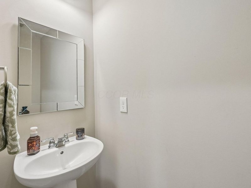2410 Cypress Point Road, Grove City, OH 43123 Photo 17