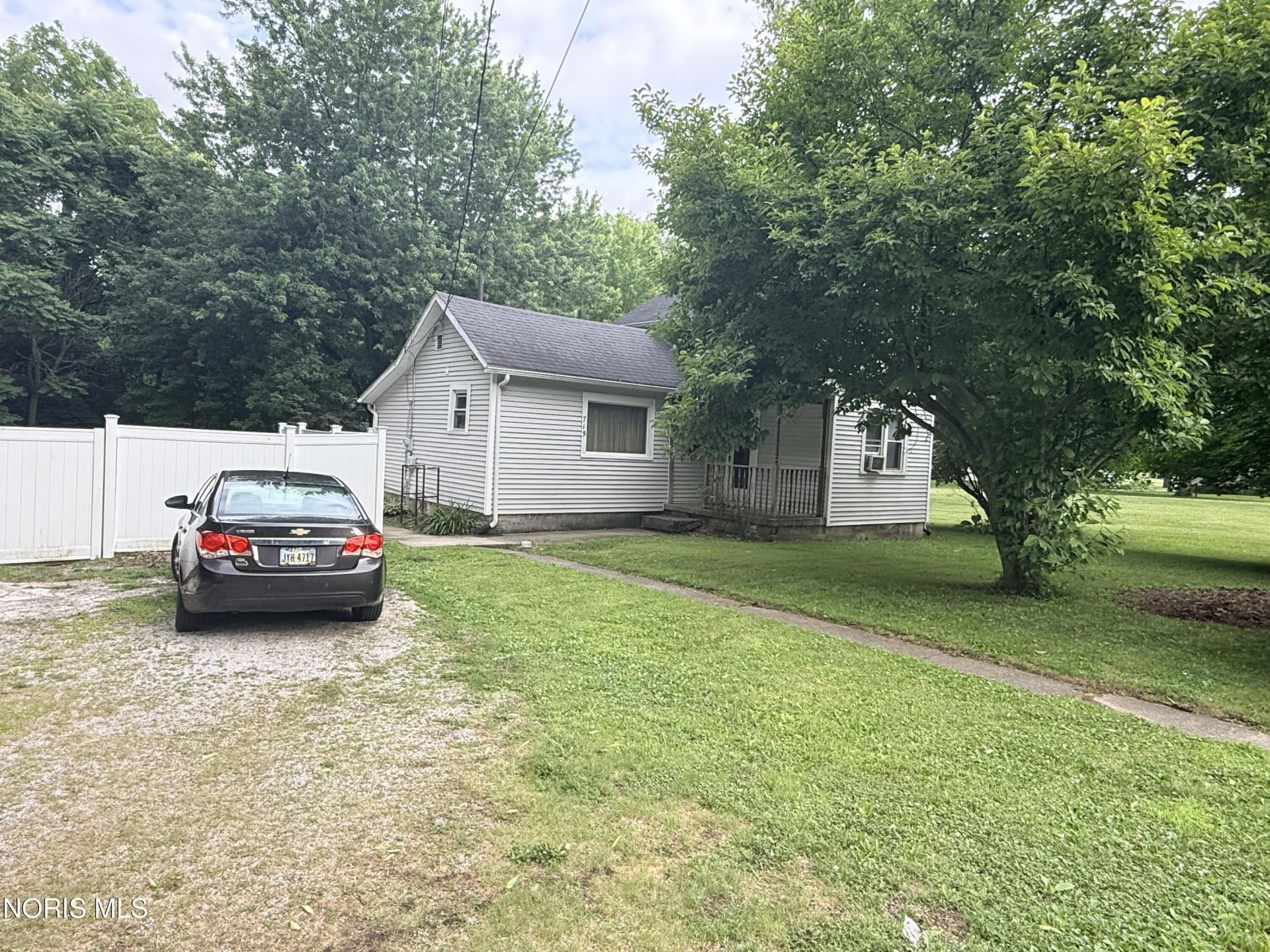 715 Riverside Avenue, Defiance, OH 43512 Main Photo