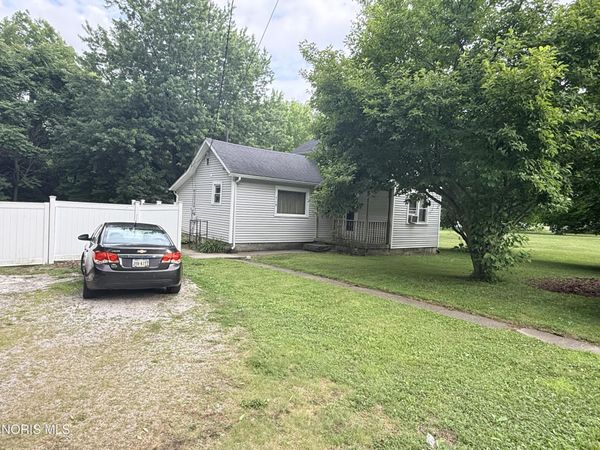 715 Riverside Avenue, Defiance, OH 43512