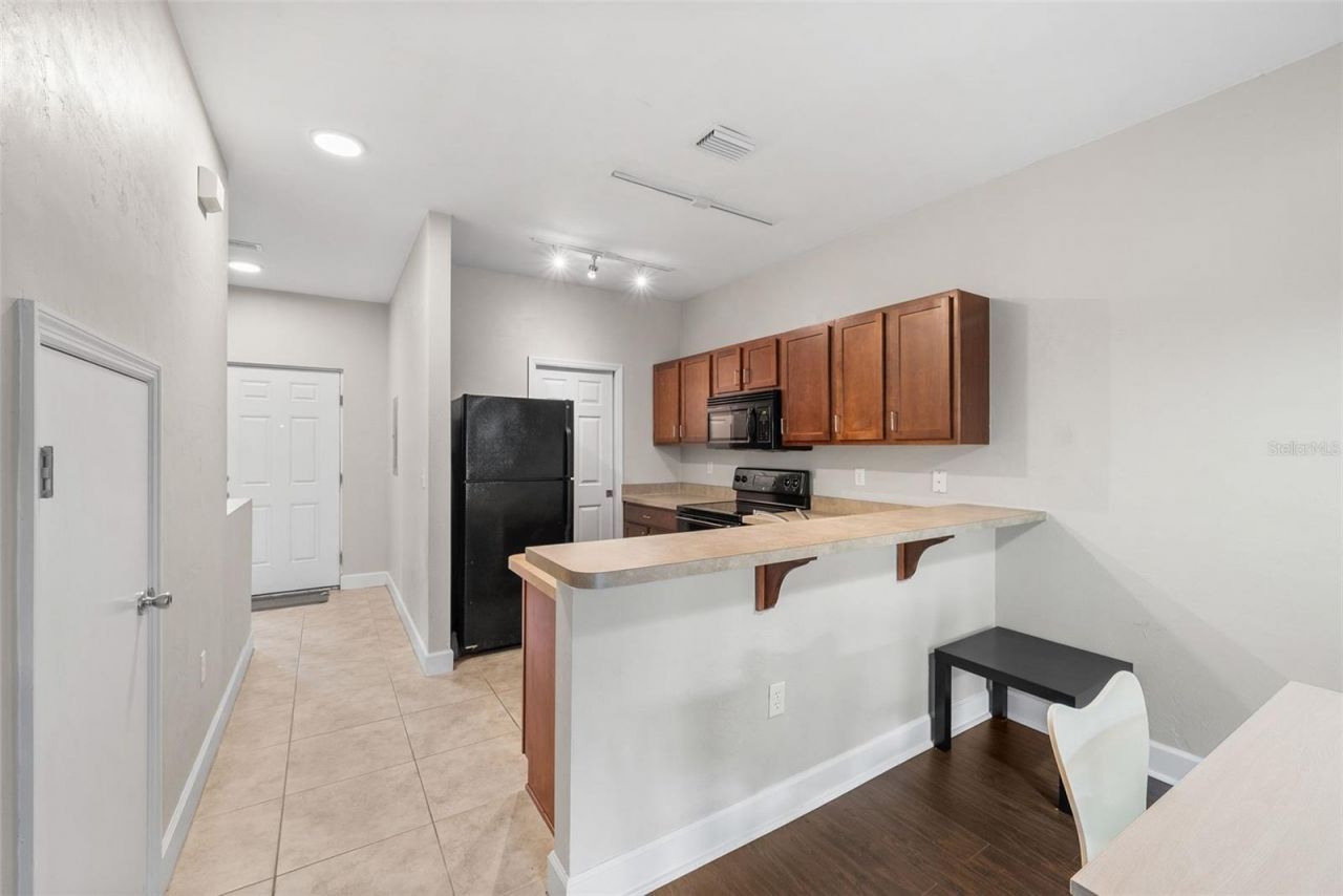 2927 SW 35th Place , Unit 113, Gainesville, FL 32608 Photo