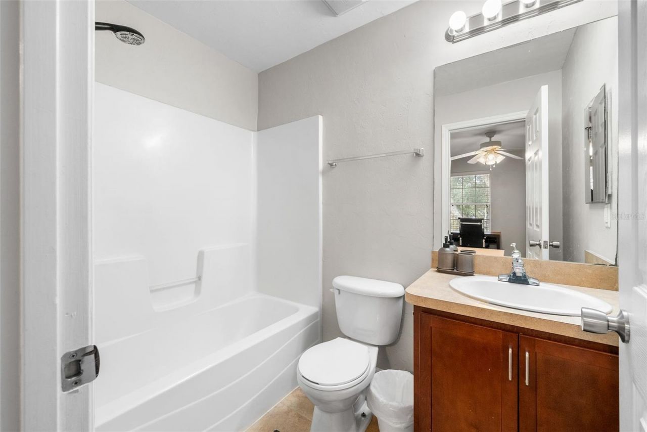 2927 SW 35th Place , Unit 113, Gainesville, FL 32608 Photo