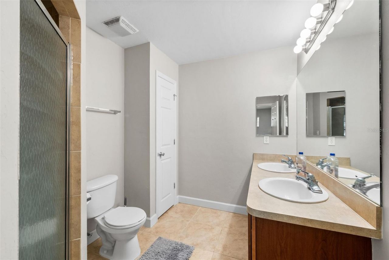 2927 SW 35th Place , Unit 113, Gainesville, FL 32608 Photo