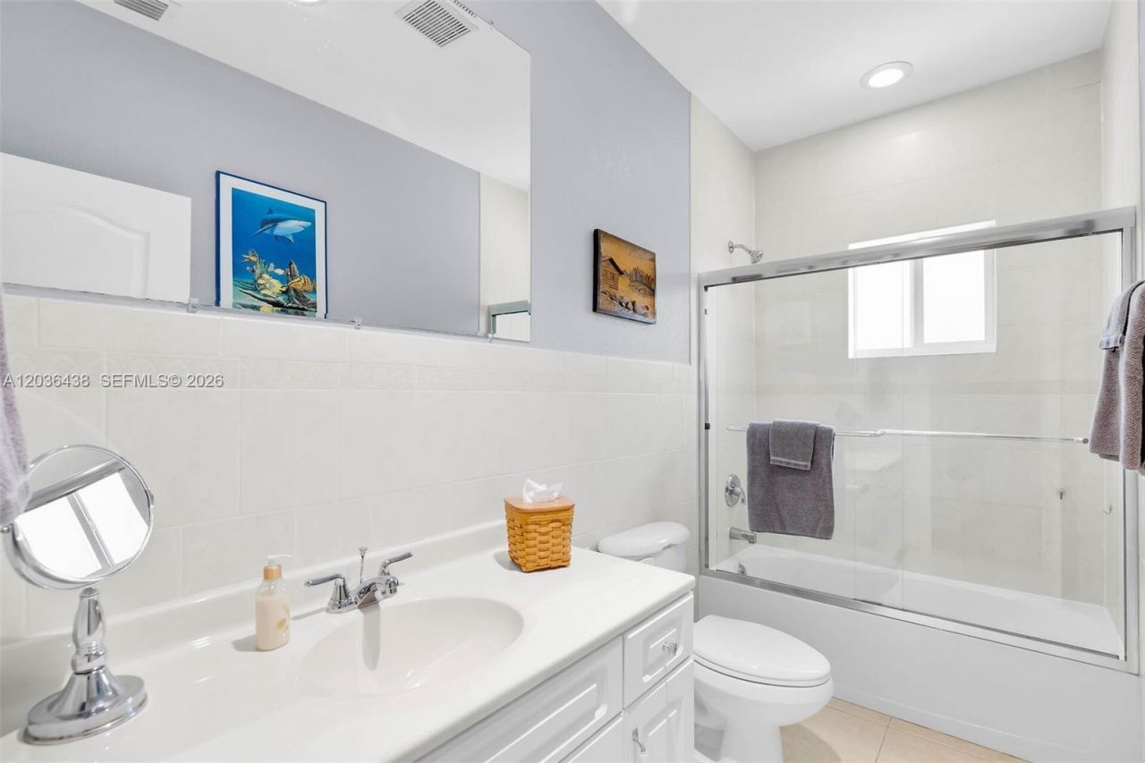 54 Tarpon Ave , Key Largo, FL 33037 Photo