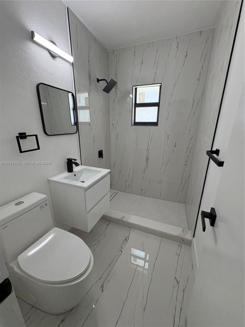 811 NW 65th St, Miami, FL 33150 Photo