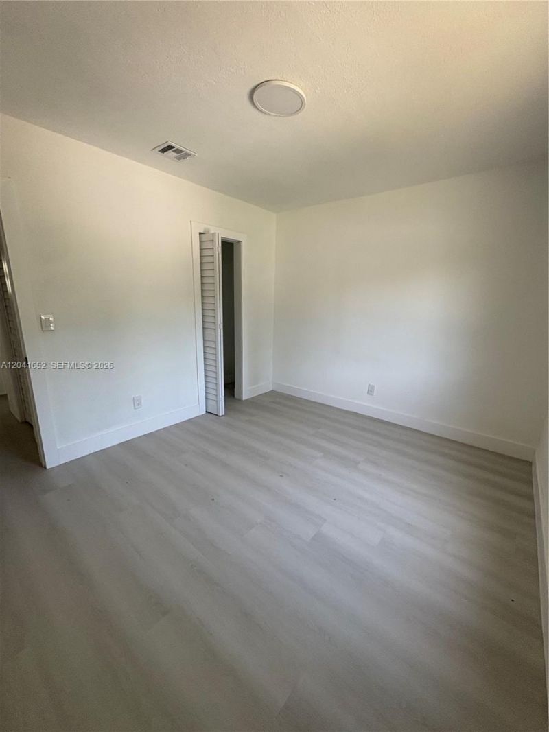 811 NW 65th St, Miami, FL 33150 Photo