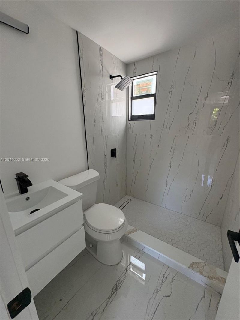 811 NW 65th St, Miami, FL 33150 Photo
