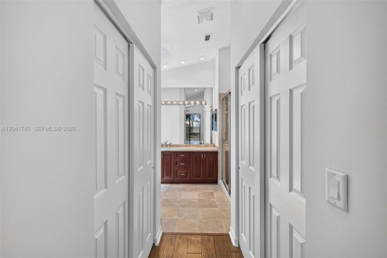 1380 NW 103rd Ter , Plantation, FL 33322 Photo