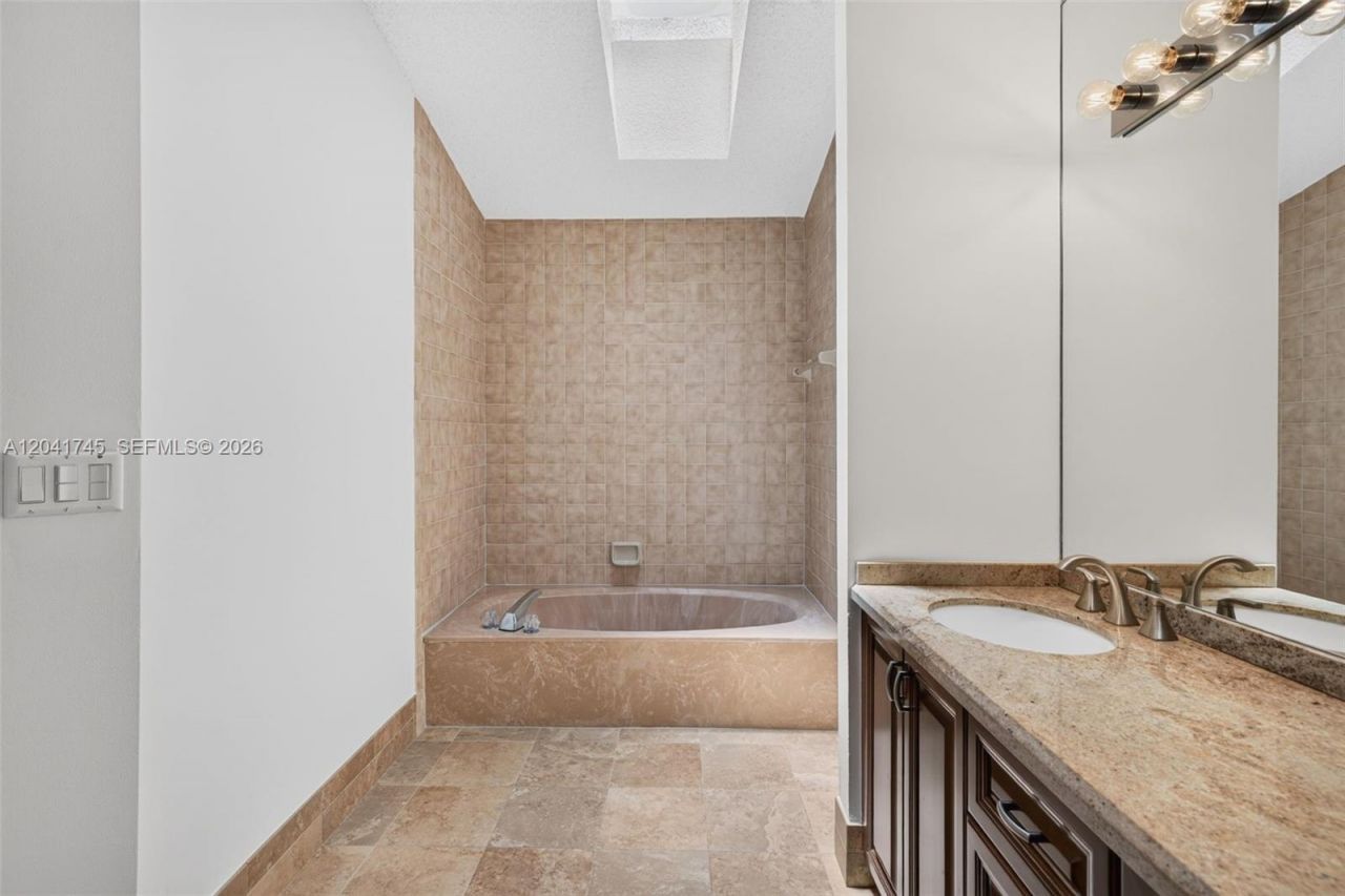 1380 NW 103rd Ter , Plantation, FL 33322 Photo