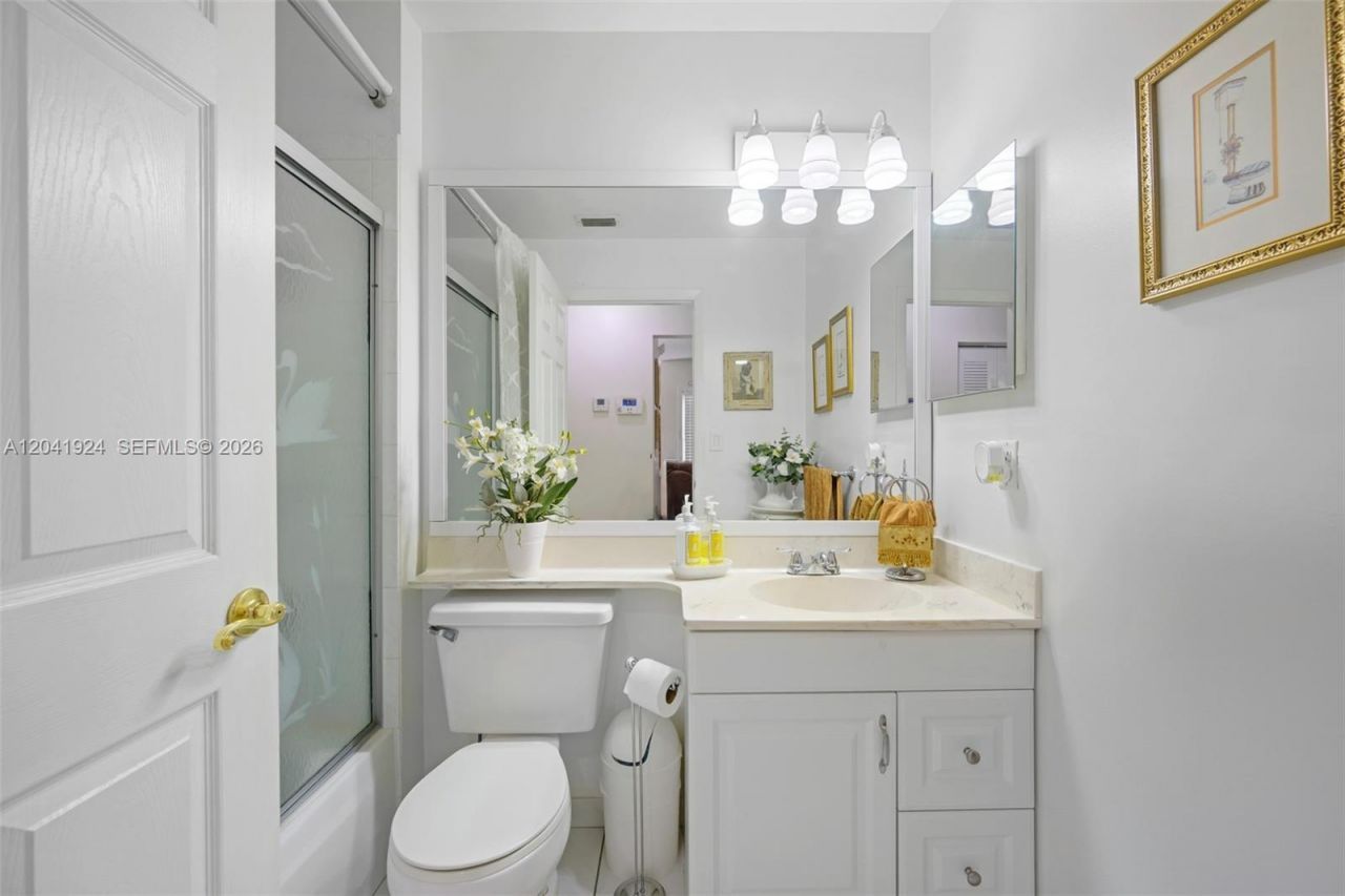 906 SW 8th Ave, Hallandale Beach, FL 33009 Photo