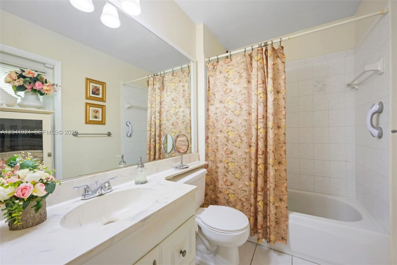 906 SW 8th Ave, Hallandale Beach, FL 33009 Photo