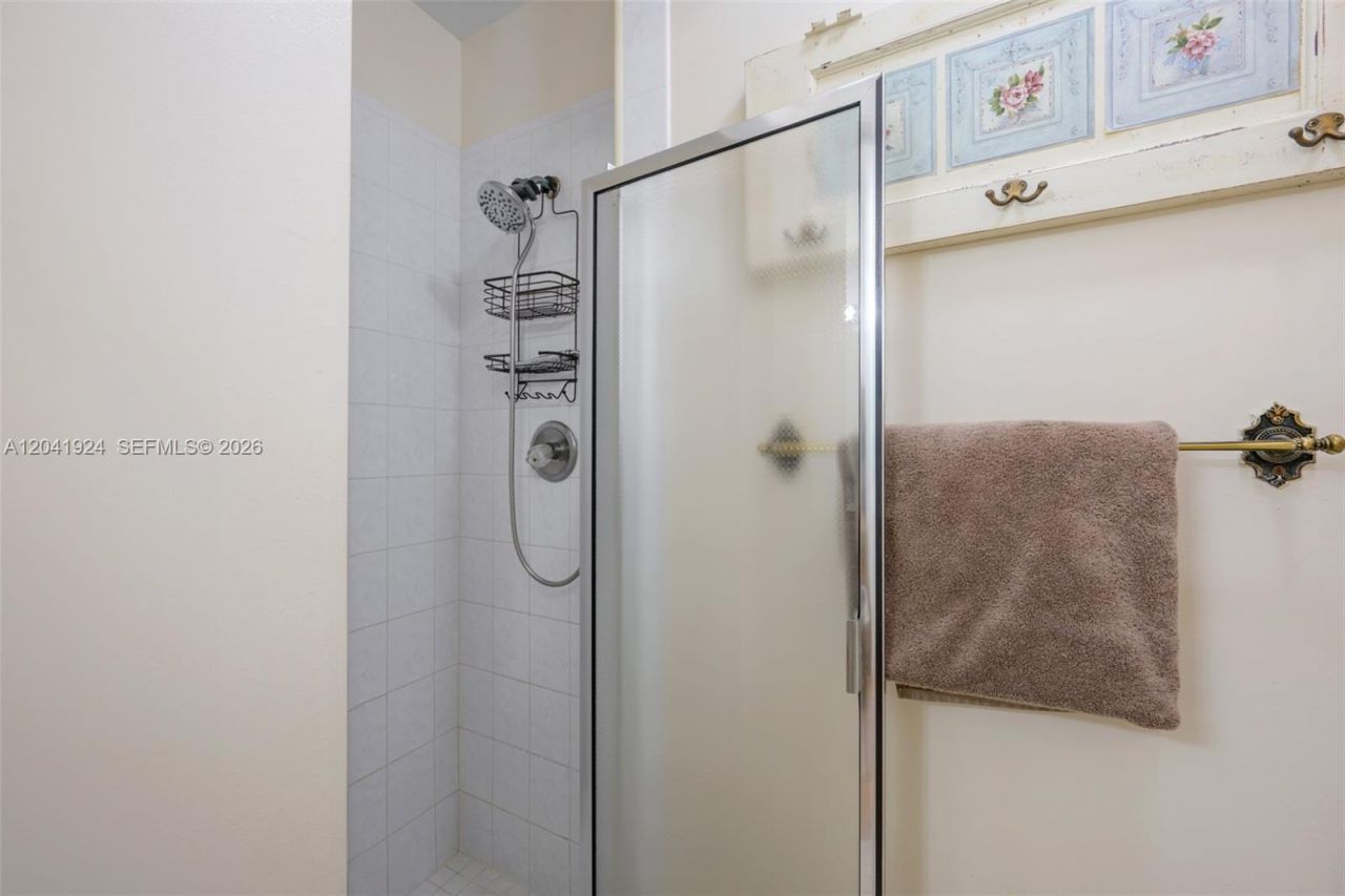 906 SW 8th Ave, Hallandale Beach, FL 33009 Photo