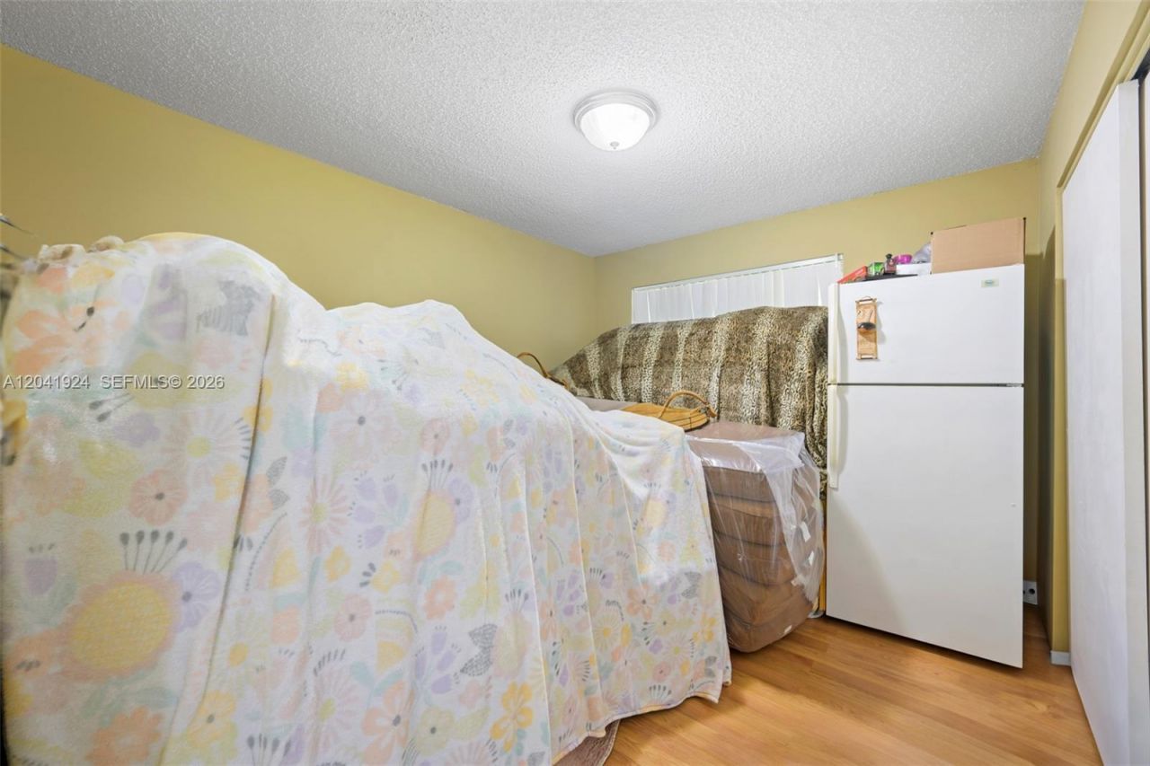 906 SW 8th Ave, Hallandale Beach, FL 33009 Photo