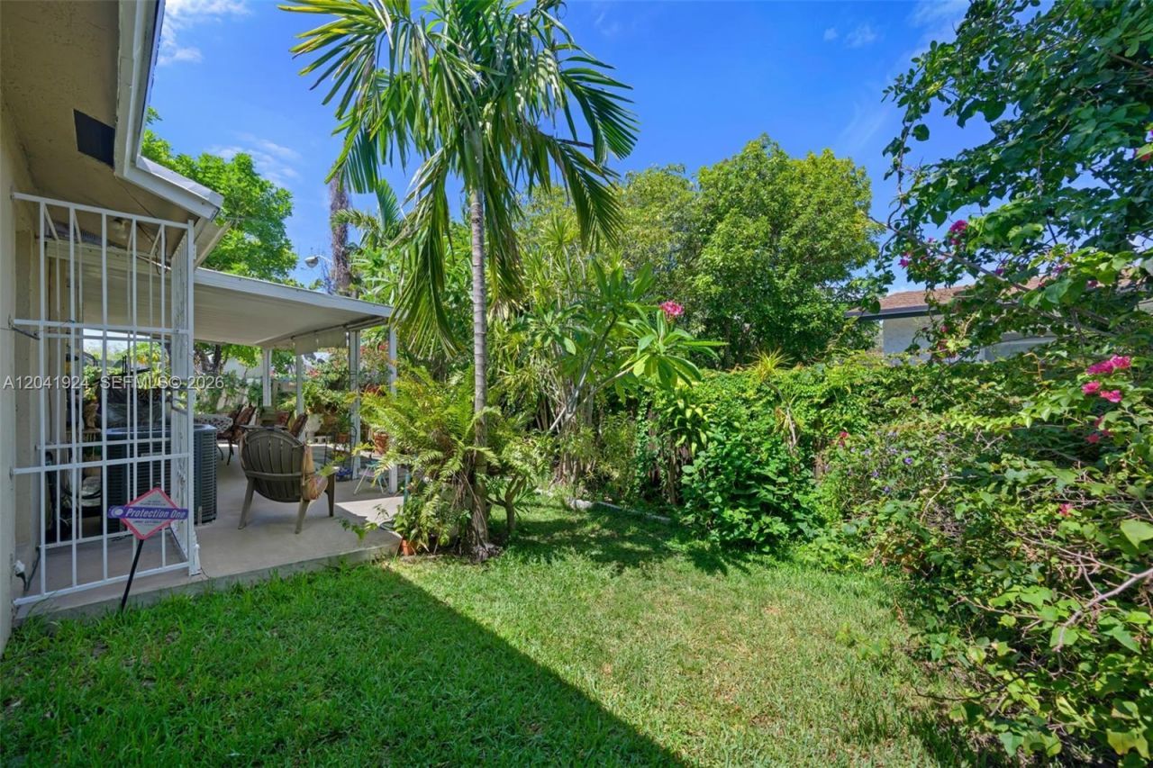 906 SW 8th Ave, Hallandale Beach, FL 33009 Photo