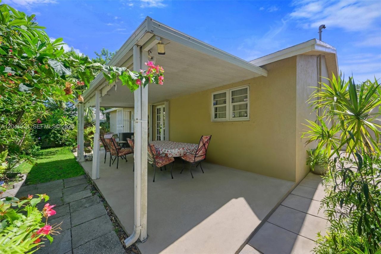 906 SW 8th Ave, Hallandale Beach, FL 33009 Photo