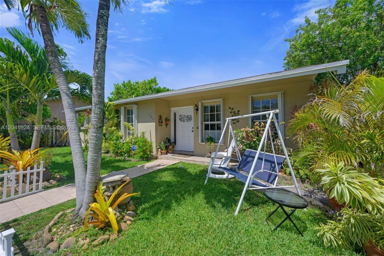 906 SW 8th Ave, Hallandale Beach, FL 33009 Photo