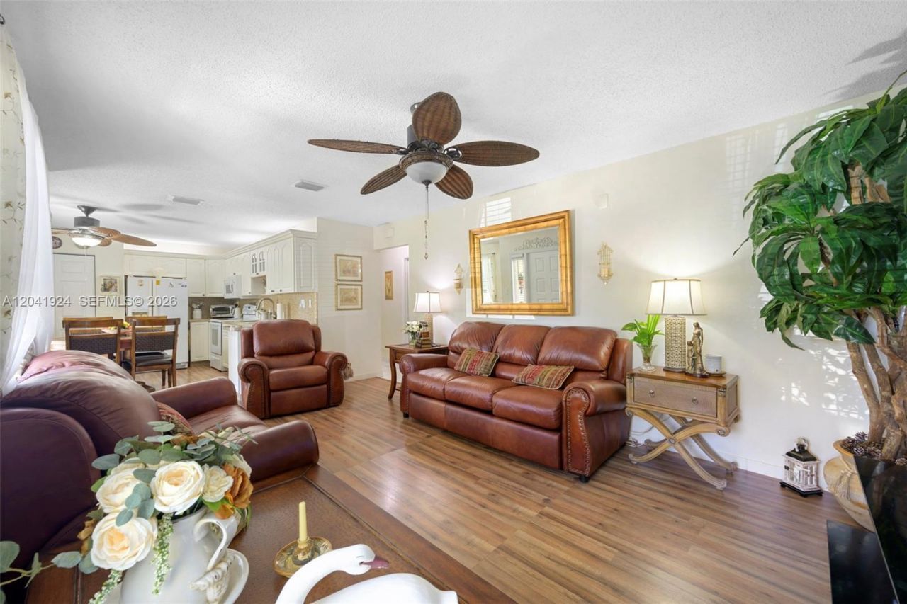 906 SW 8th Ave, Hallandale Beach, FL 33009 Photo