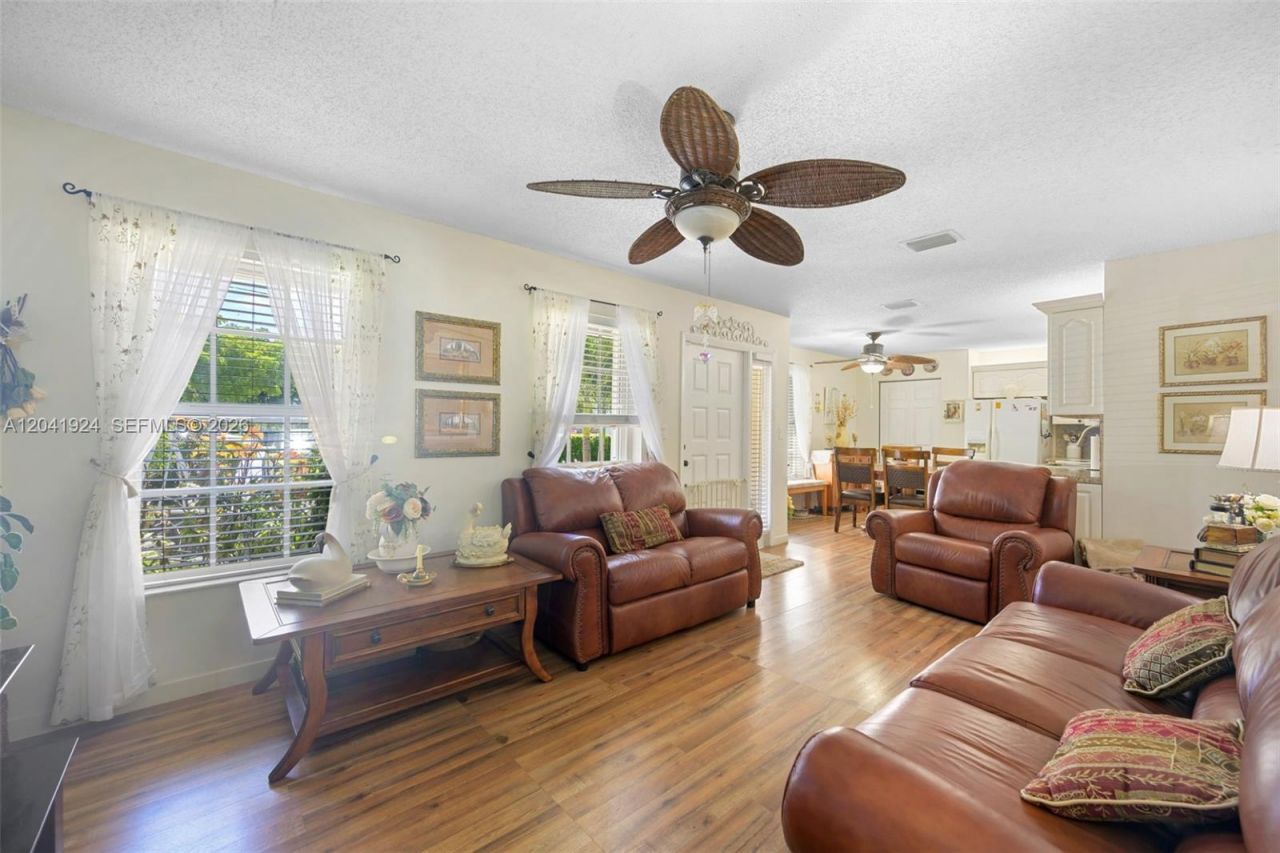 906 SW 8th Ave, Hallandale Beach, FL 33009 Photo