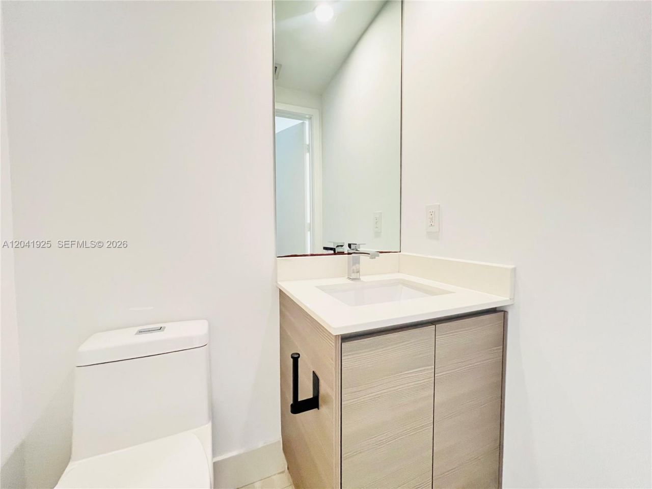460 NE 28th St, Unit 1402, Miami, FL 33137 Photo