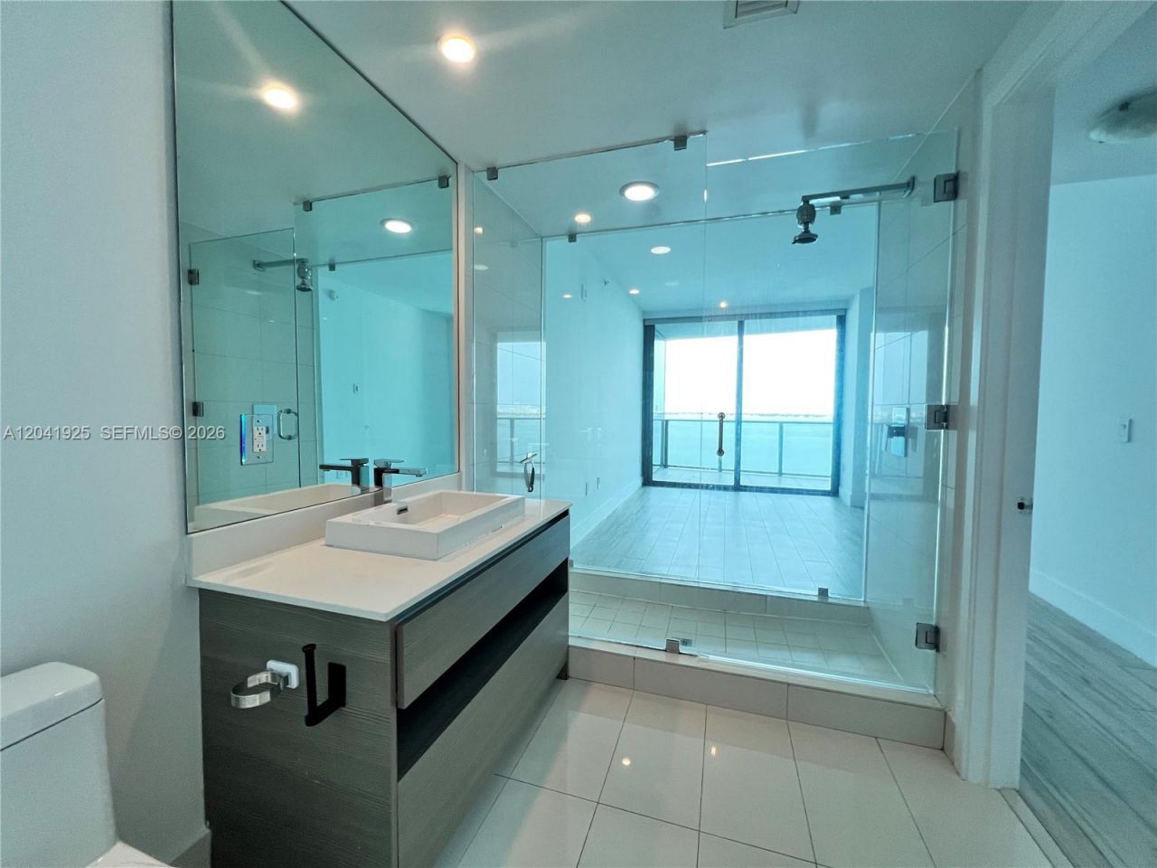 460 NE 28th St, Unit 1402, Miami, FL 33137 Photo